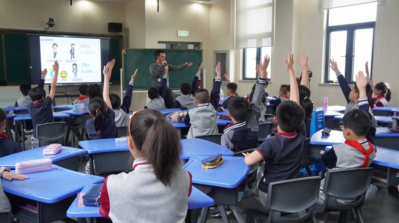 在当今这个信息化、数字化的时代,每一个教育机构都在寻找适合自己的教育解决方案,以提升教学质量、优化教学流程。那么,选择一家合适的教育解决方案公司究竟需要考虑哪些因素呢?